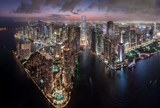 Baccarat Hotel & Residences - Image 2